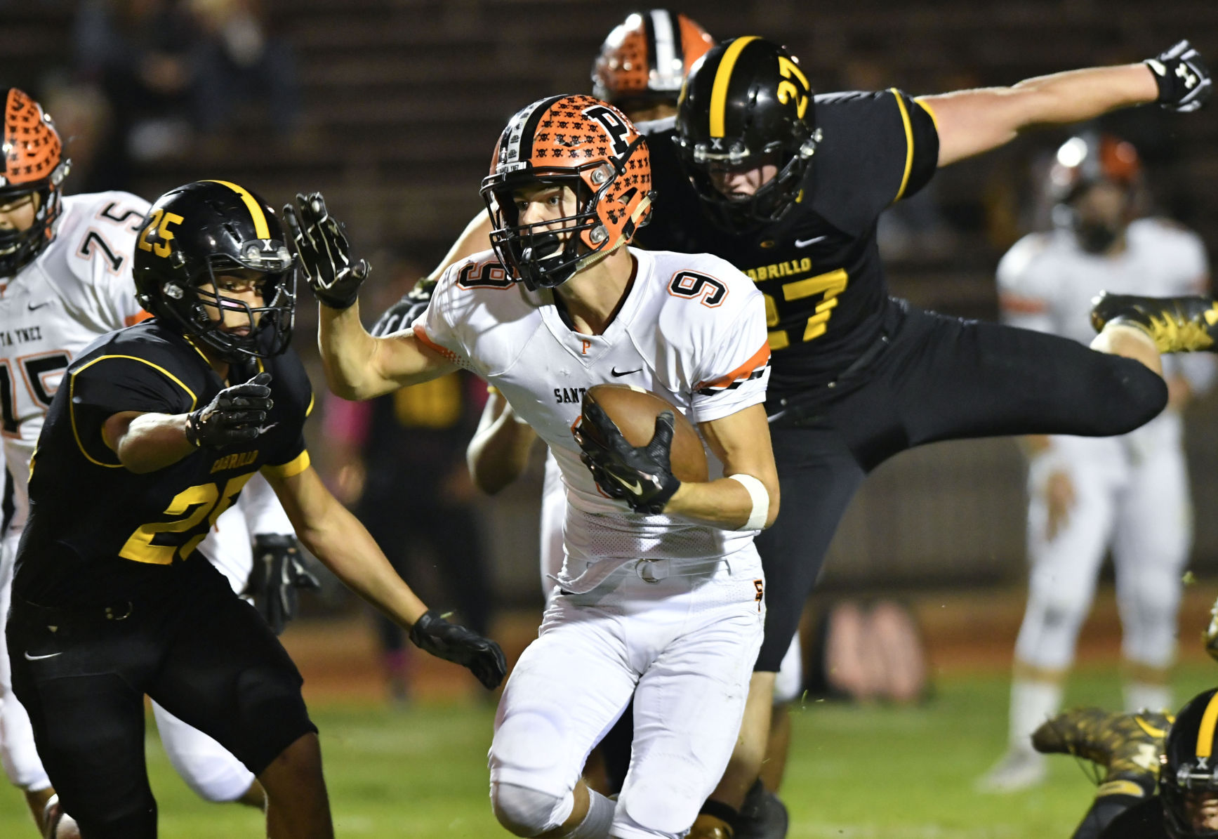 101416 SY Cabrillo football 03.jpg